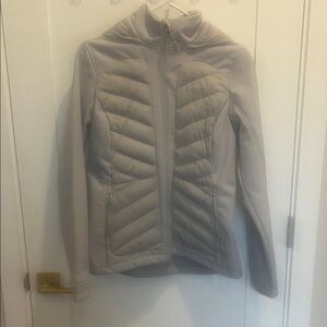 Elegant Women's Light Gray Puffer Jacket